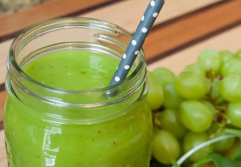 greenGrapeSmoothie 521420834 770x533 1 jpg