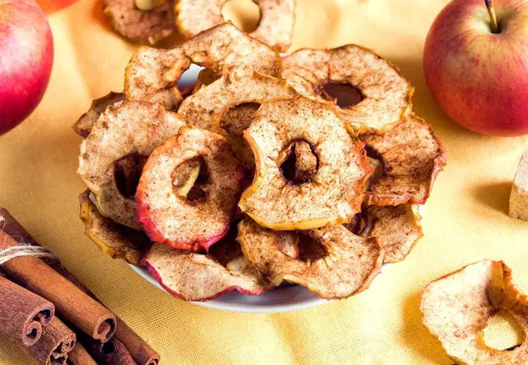 cinnamonAppleChips 636970708 770x533 1 jpg