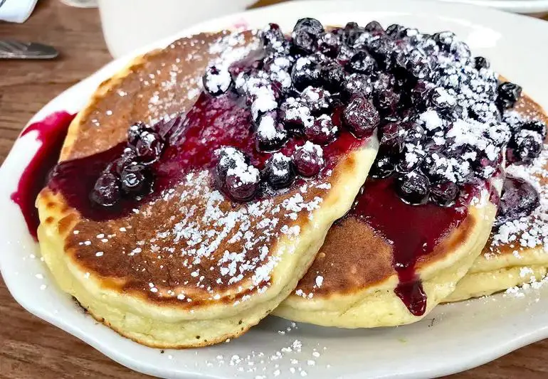 pancakesBlueberrySauce 947382050 770x533 1 jpg