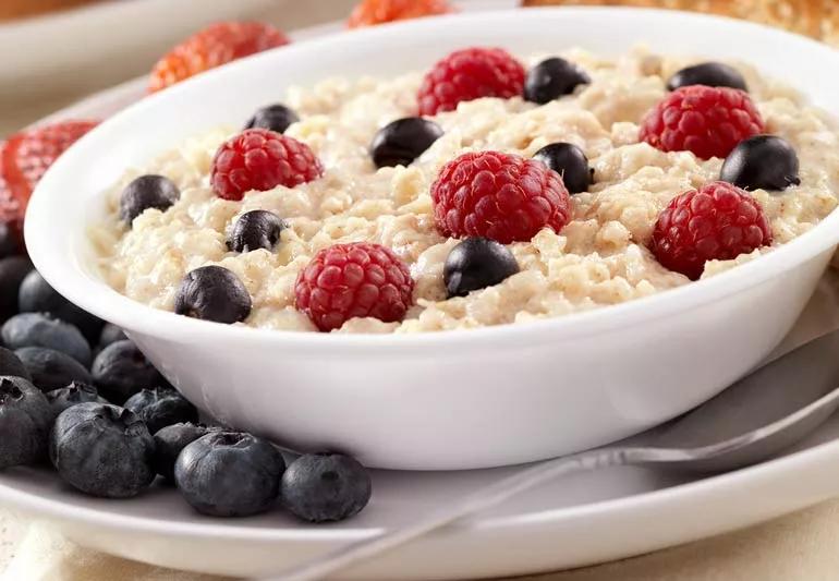 oatmeal With Fruit 471393437