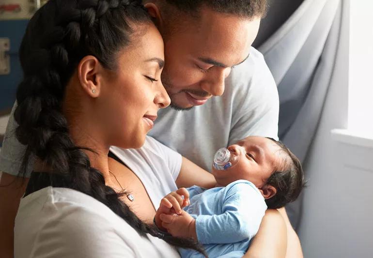 newborn baby parents 592016191 770x533 1 jpg