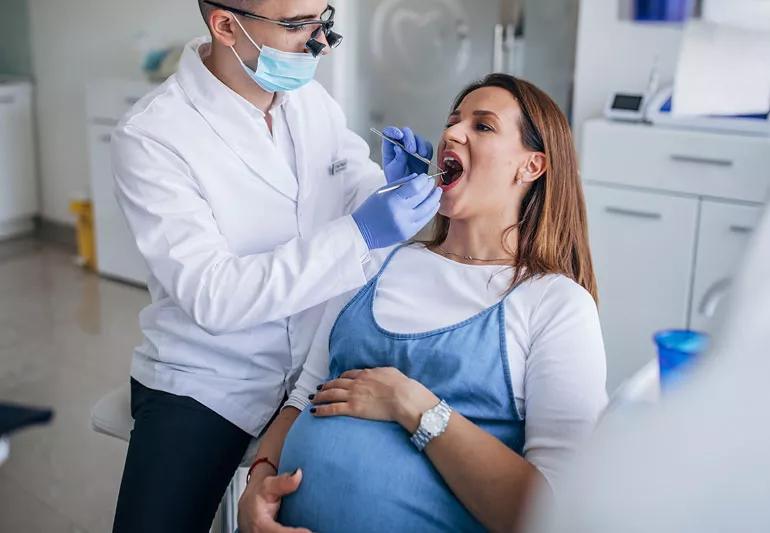 pregnantAtDentist 1188640811 770x533 1 jpg