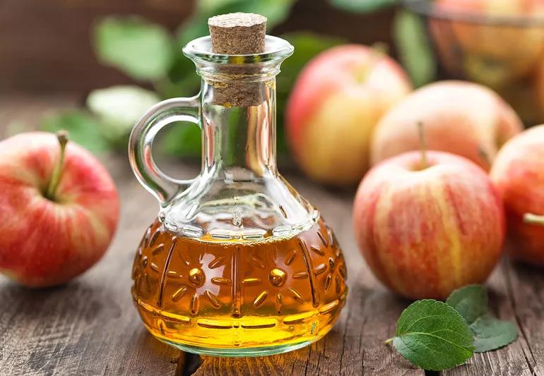 apple cider vinegar 614444404 770x533 1 jpg